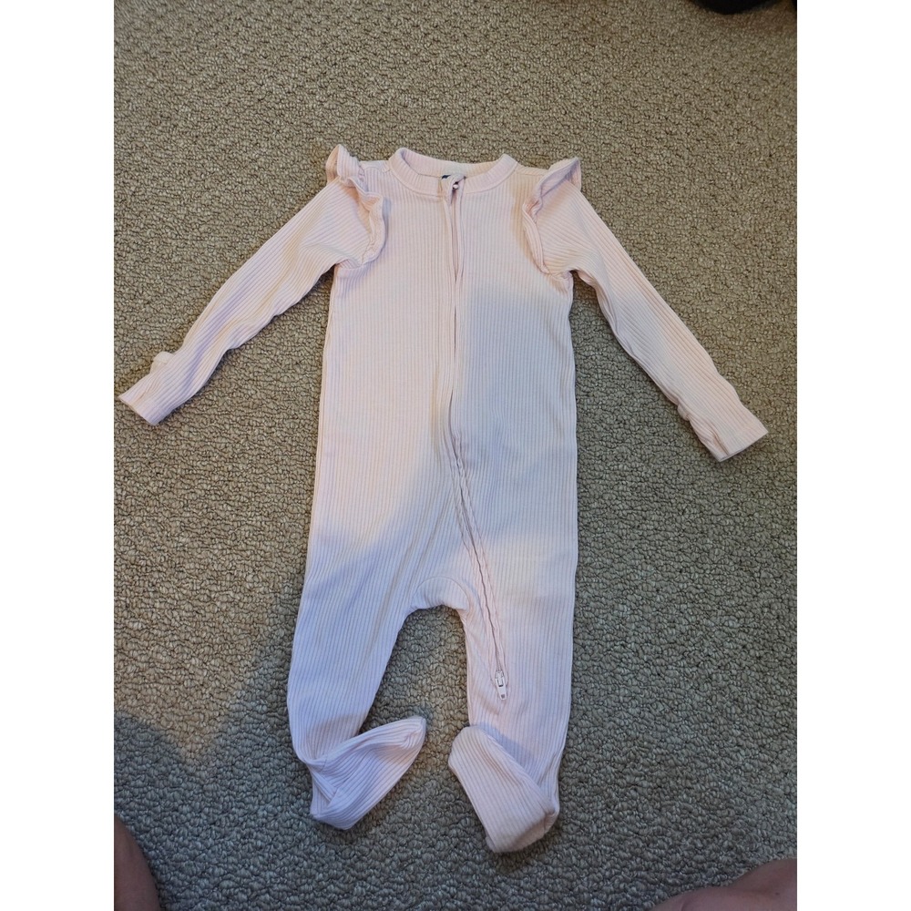 Old navy baby girl sleeper 6-9 mos